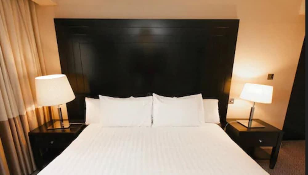 Shamrock Lodge Hotel 애슬론 외부 사진
